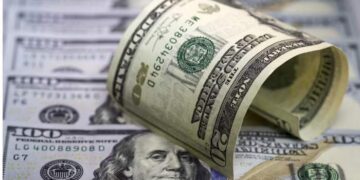 El dólar sube y alcanza el techo de la banda en algunos bancos