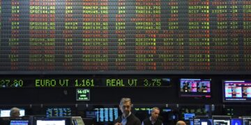 Buena reacción del mercado tras la cadena de Milei: subieron acciones y bonos pero persisten algunas preocupaciones