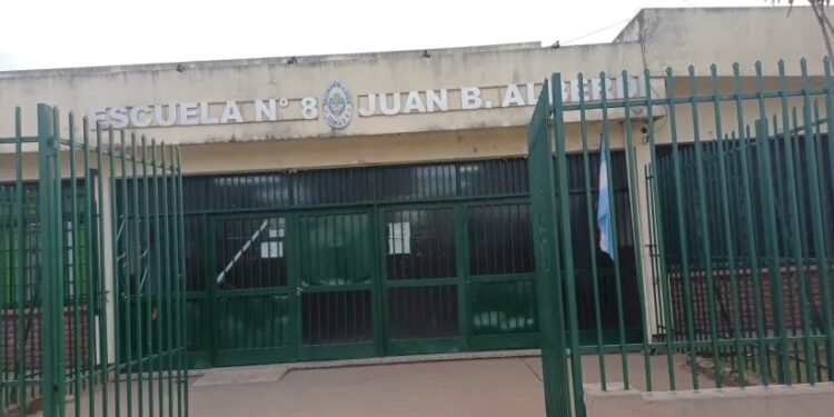 Temor en una escuela de Corrientes por un alumno que amenaza con matar a su maestra y compañeros
