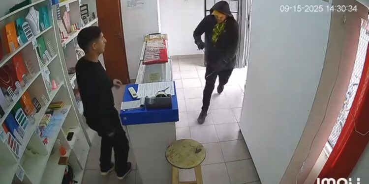 Corrientes: vecinos lincharon y golpearon a un ladrón que ingresó a una joyería en las Mil Viviendas