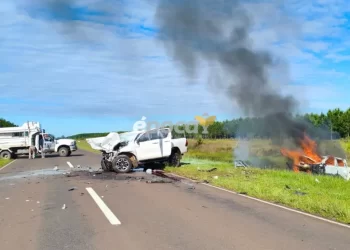 Corrientes: cuatro muertos en un choque frontal entre dos camionetas sobre Ruta Nacional 12