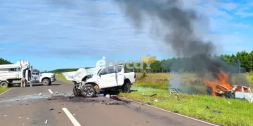 Corrientes: cuatro muertos en un choque frontal entre dos camionetas sobre Ruta Nacional 12
