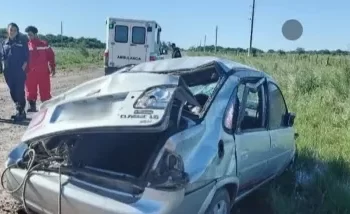 Corrientes: Un auto volcó en la Ruta Provincial N°6
