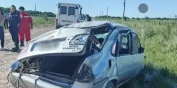 Corrientes: Un auto volcó en la Ruta Provincial N°6