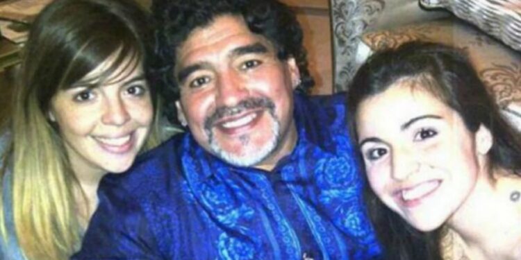 Las hijas de Maradona recordaron a su padre en el día de su cumpleaños