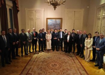 “Hay predisposición para avanzar” dijo Valdés tras la reunión con Milei