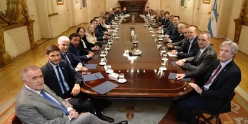 Javier Milei reúne este lunes a su nuevo Gabinete