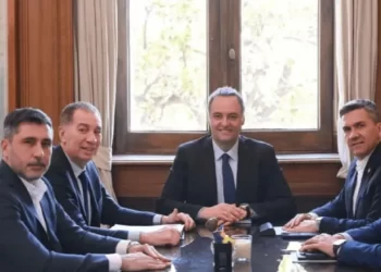 Gobernadores negocian mayor participación en el Presupuesto