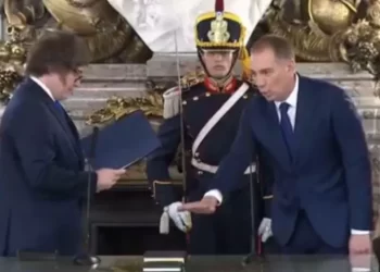 Javier Milei le tomó juramento a Diego Santilli como ministro del Interior