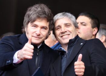 El Gobierno prepara una cumbre de ministros y técnicos para avanzar con las reformas laboral y tributaria