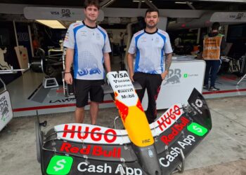 Los mecánicos que dejaron un equipo de Fórmula 1 para armar uno de F4 y ayudar a los pilotos argentinos