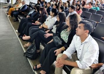Más de 100 administrativos de CAPS y Hospitales recibieron sus certificados