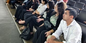 Más de 100 administrativos de CAPS y Hospitales recibieron sus certificados