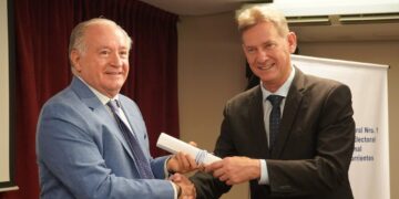 Diógenes González recibió su diploma como diputado nacional electo y llamó a construir consensos en el Congreso