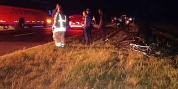 Dos ciclistas fueron atropellados por un colectivo sobre Ruta 12