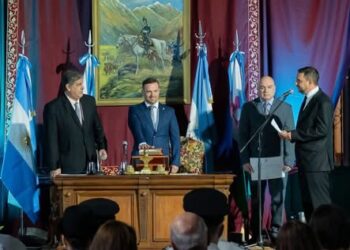 Cristian Olivetti asumió como nuevo Intendente de Esquina junto al Viceintendente Ángel Piciochi