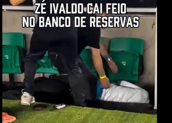 Locura por Neymar: un fanático invadió el campo y empujó a un futbolista del Santos contra los bancos de suplentes por error