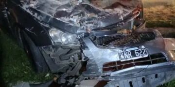Goya: un auto se incrustó en una casa y dos mujeres se salvaron de milagro