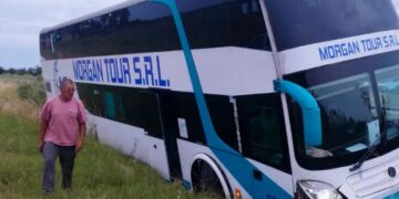 Colectivo que viajaba a Corrientes despistó por pelea entre choferes