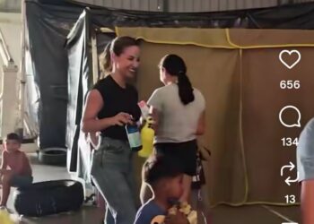 Lourdes Sánchez acercó ayuda a familias evacuadas en San Luis del Palmar tras el temporal