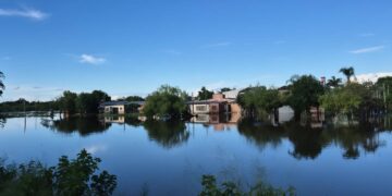 San Luis del Palmar: el Riachuelo está en bajante y los autoevacuados retornan a sus casas
