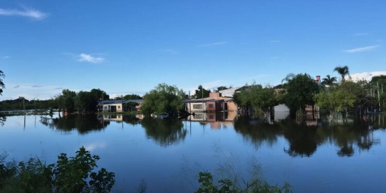 San Luis del Palmar: el Riachuelo está en bajante y los autoevacuados retornan a sus casas