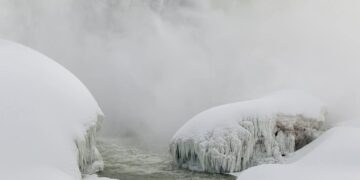 Se congelaron las Cataratas del Niágara por la ola de frío extremo