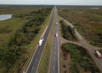 El Gobierno selló los primeros contratos de las rutas 12 y 14