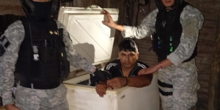 Quitilipi: recapturaron a un prófugo que se escondía dentro de un freezer en una chanchería