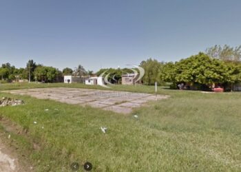 Una joven de 22 años fue apuñalada, la encontraron en una plaza e investigan a su ex pareja