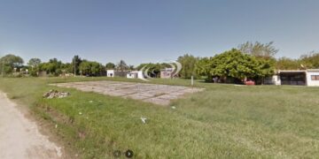 Una joven de 22 años fue apuñalada, la encontraron en una plaza e investigan a su ex pareja