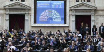 Diputados aprobó la reforma laboral y el proyecto volverá al Senado