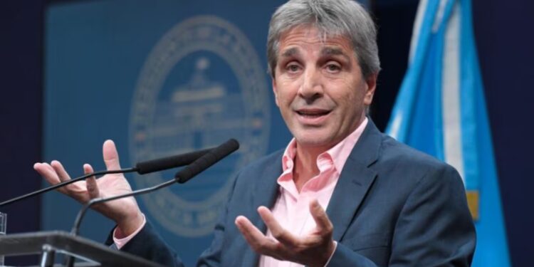 En medio de la polémica en el Indec, Luis Caputo confirmó que habrá un nuevo sistema para medir la inflación