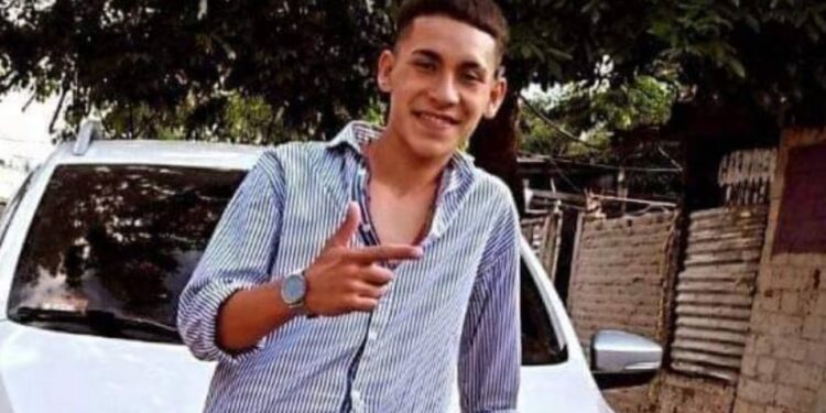 Comenzó el juicio a seis policías por la muerte de Lautaro Rosé en el río Paraná en 2021