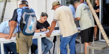 El Gobierno de Corrientes continúa asistiendo a extrabajadores de la Textil Alal