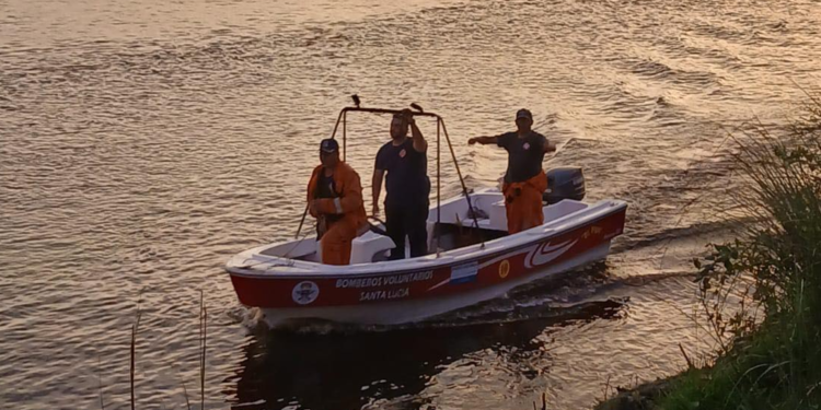 Hallaron sin vida al joven que era buscado en el río Santa Lucía