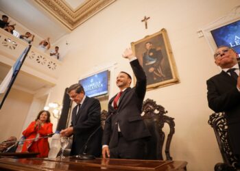 El gobernador Juan Pablo Valdés inauguró el período legislativo 2026 anunciando fuertes inversiones en infraestructura y el lanzamiento del programa “Sostiene Corrientes”
