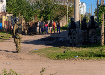Violento episodio en Corrientes: vecinos redujeron a presuntos delincuentes en Pirayuí