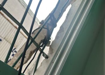 ROBO EN RECONOCIDO LOCAL DE ROPA DEPORTIVA DE ESQUINA