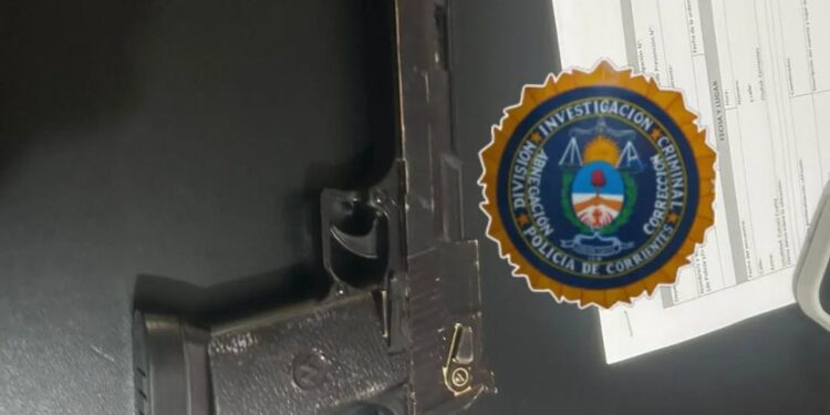 Curuzú Cuatiá: Alumno intentó ingresar con arma de juguete y hubo allanamientos