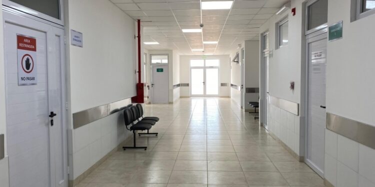 Denuncian a una falsa médica que atendía en hospitales de Chaco con matrícula ajena