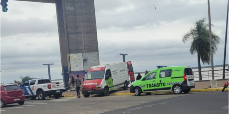 Puente General Belgrano: una mujer se arrojó al río Paraná y murió pese al rescate