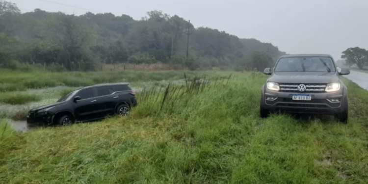 Intendente correntino involucrado en un choque en plena lluvia