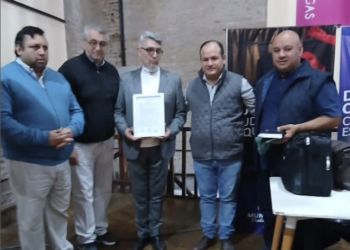 Esquina: brindaron una charla sobre drogas y reconocieron al Dr. Carlos Rodríguez