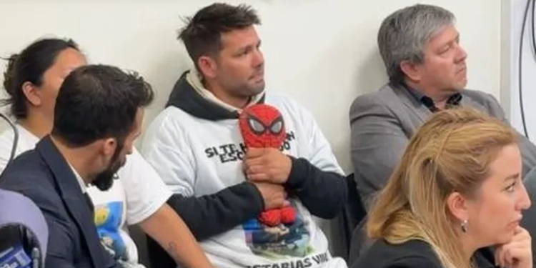 El encuentro del papá de Angel con la madre y el padrastro acusados de asesinato