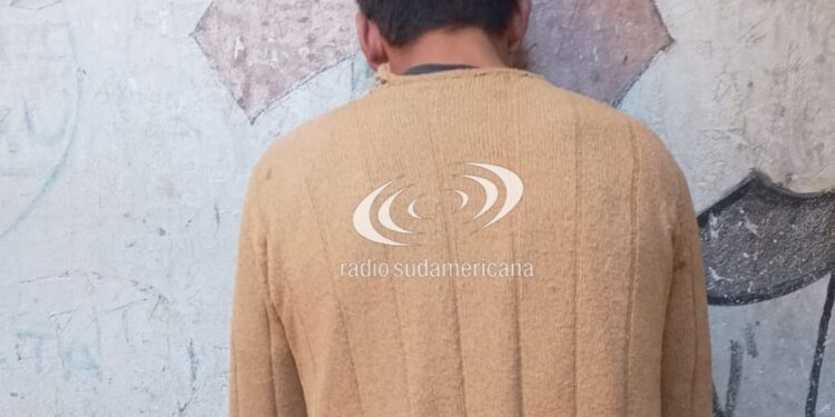 Un delincuente se resistió a una detención y apuñaló a un policía