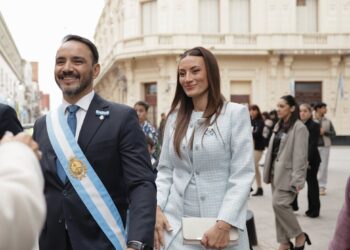 25 de Mayo: Juan Pablo Valdés recibió el saludo de los Cazadores Correntinos