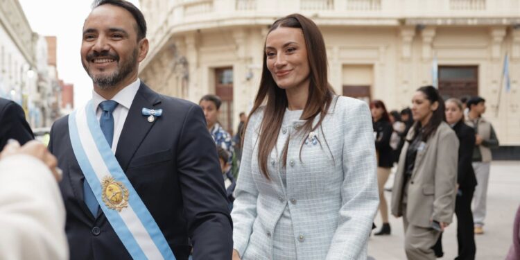 25 de Mayo: Juan Pablo Valdés recibió el saludo de los Cazadores Correntinos