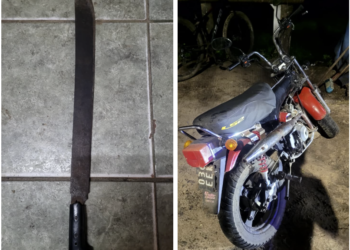 Ebria y con un machete: demoraron a una motociclista en el acceso a San Luis del Palmar