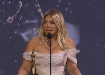 Wanda Nara rompió en llanto al ganar como conductora en el Martín Fierro